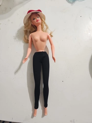 Barbie Doll by Mattel Indonesia 1/2" Tall Twist and Turn