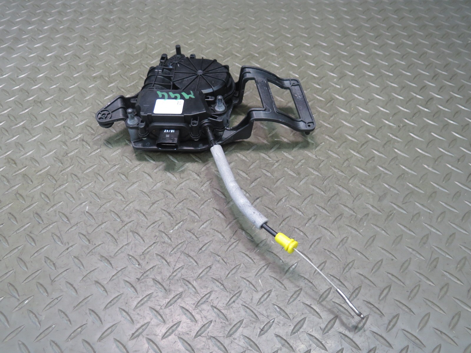 Maserati Ghibli 2014-2017 REAR Trunk latch P/N 670037458