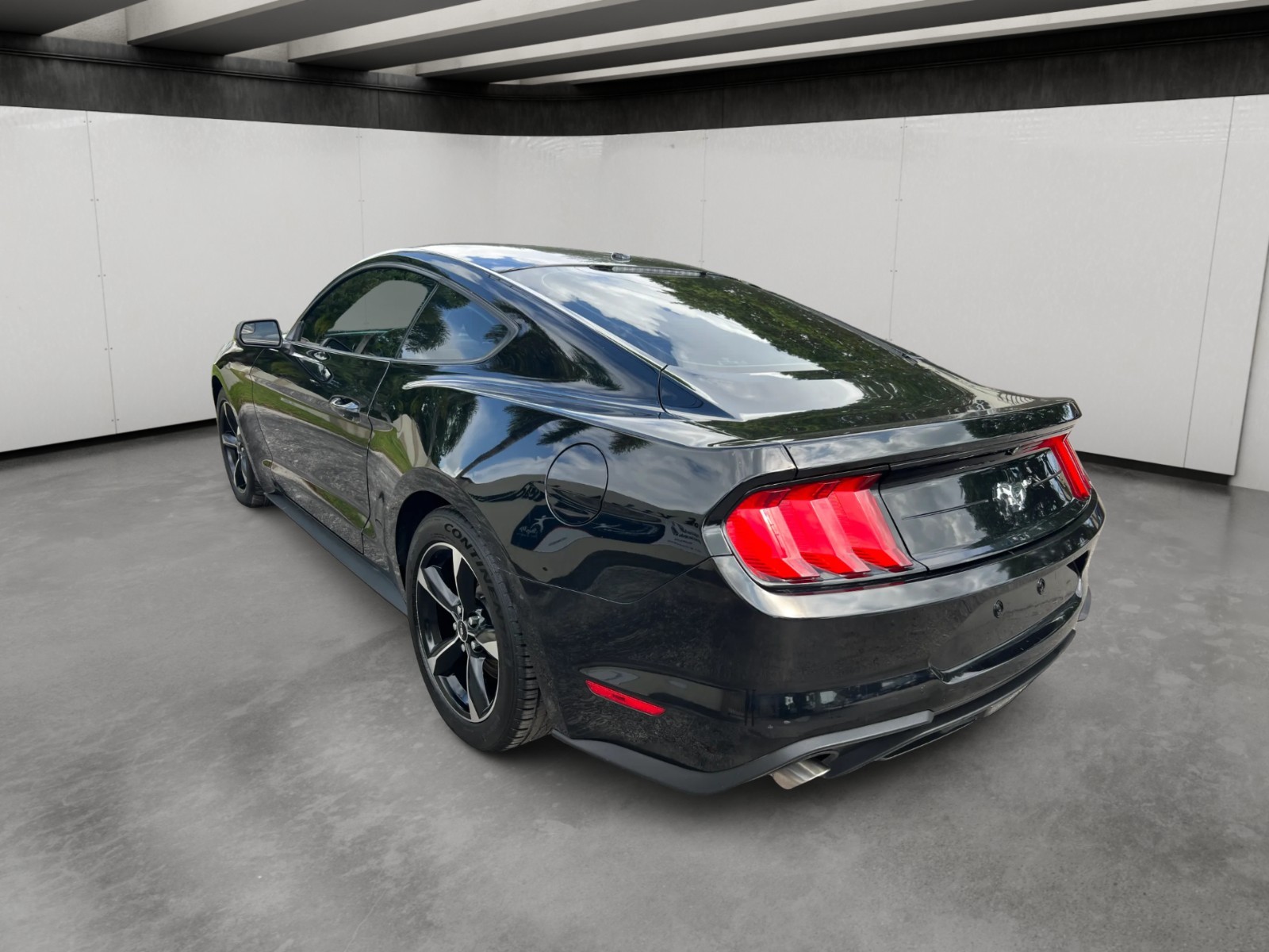 Ford Mustang - Image 5