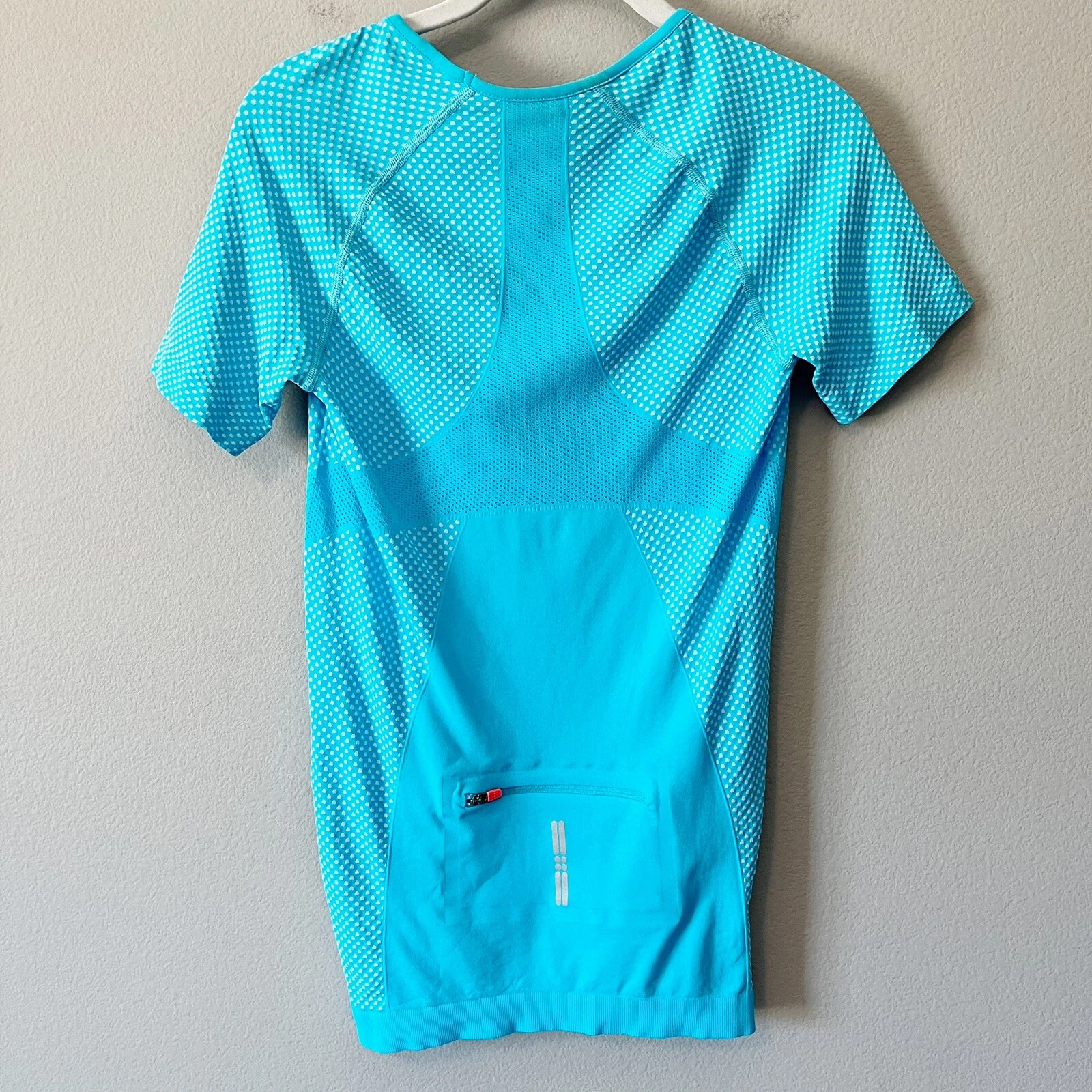 sweaty-betty seamless athletic running shirt