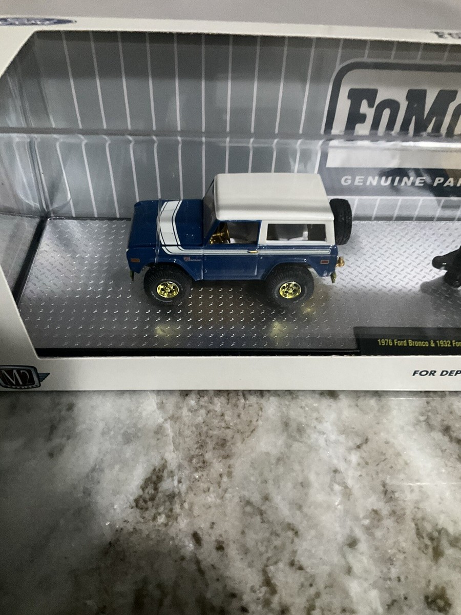 M2 MACHINES CHASE 76 Ford Bronco & 32 Ford Roadster Boxed 1/750