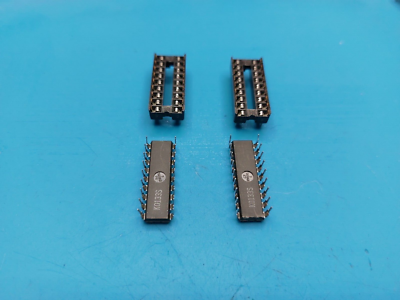 Commodore 64 C64 2pcs RAM 41464 4464 + 2pcs socket Assy 250469