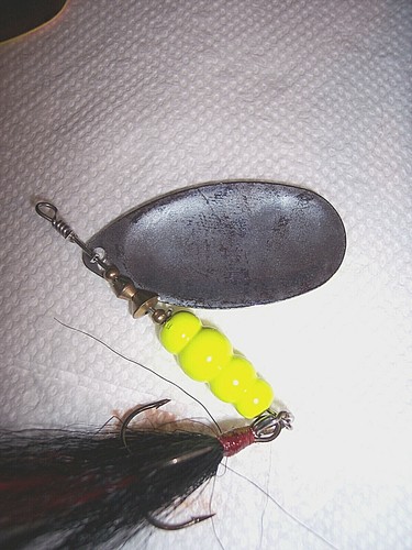 12 Rooster Tail Bass Walleye Muskie Spinner Bait Pike + Tackle Box Fishing Lures - Picture 11 of 12