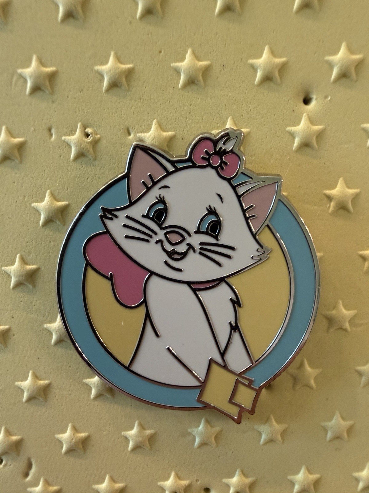 Marie Disney Parks Enchanted Ensemble Pin 2026 The Aristocats Mystery Pin