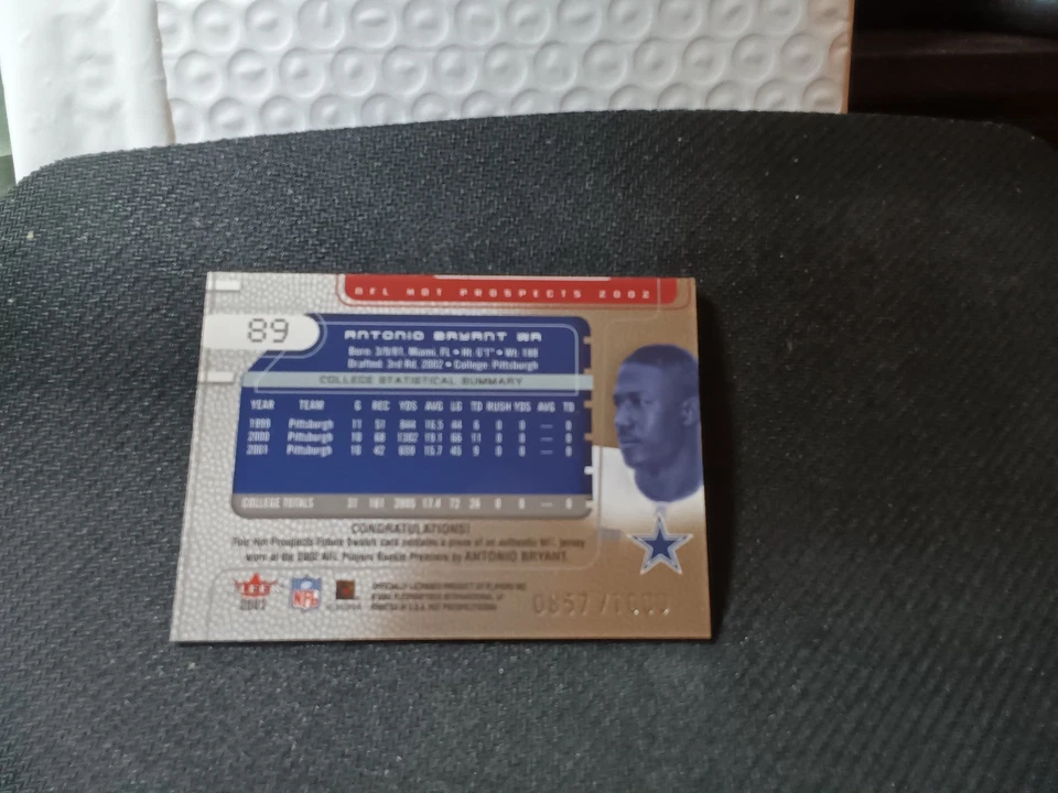 2002 Fleer Hot Future Swatch Antonio Bryant #89 /1000 (MEM, RC  )Pitt. Panthers - Image 2 of 2