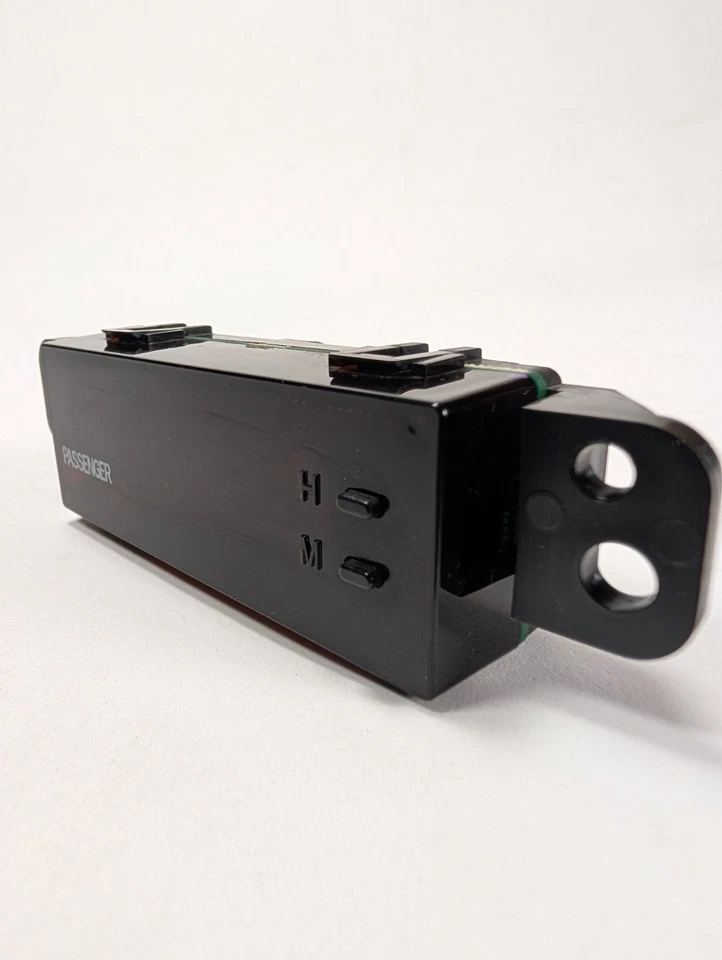 1998-2003 Toyota Sienna Dash Digital Clock OEM 83910-AE020 - Image 3 of 4