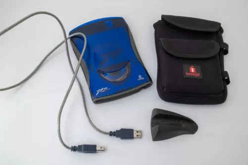 IOMEGA ZIP 250 External Drive USB for PC/MAC – Z250USBPCMBP