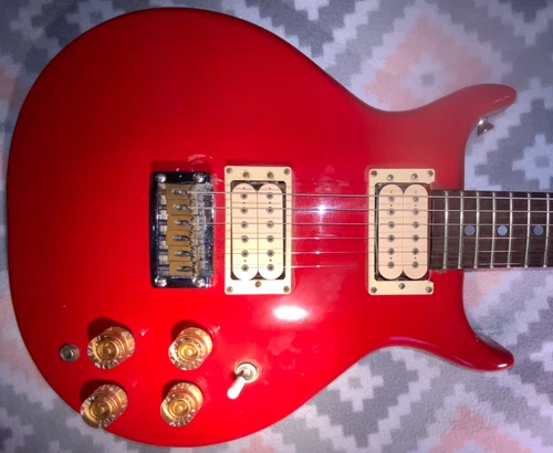 ⚠️ 1980 Washburn Hawk in Gloss Red Finish! All original! ⚠️
