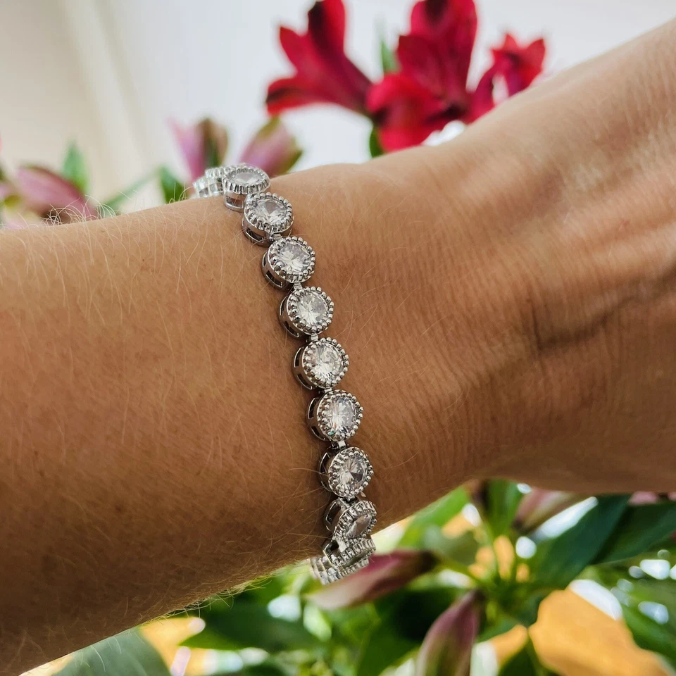 Pulsera de tenis estilo Swarovski plateada chapada en rodio para mujer joyería nupcial Reino Unido Foto 2 de 4