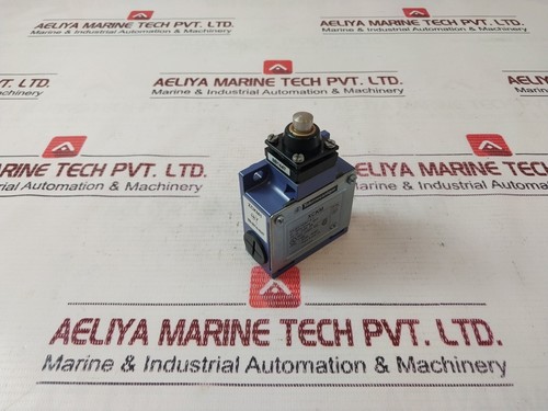 Telemecanique XCKM Roller Plunger Limit Switch AC15 240V 3A - Picture 6 of 13