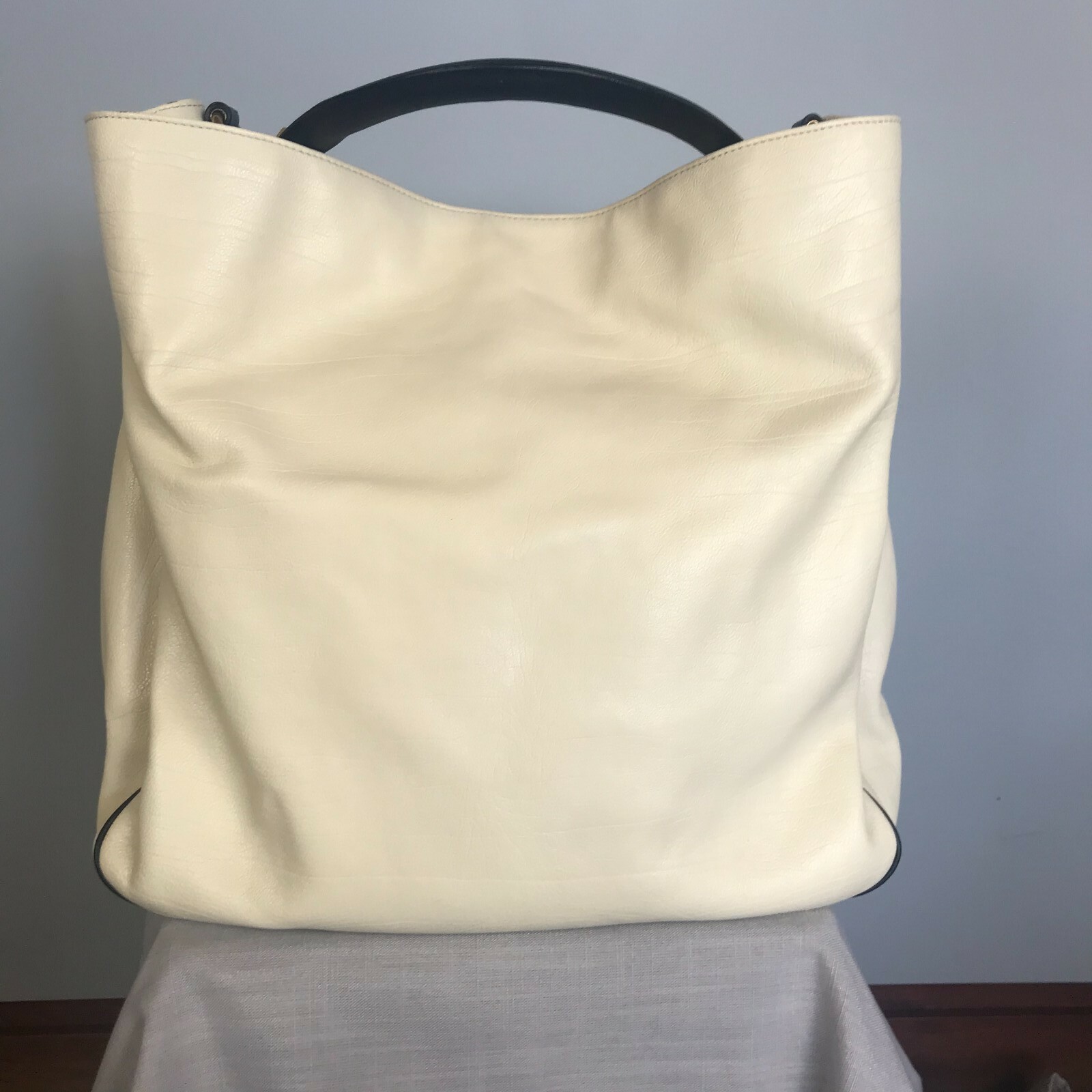 Nuova con etichette Borsa Hobo Yves Saint Laurent bianca roady