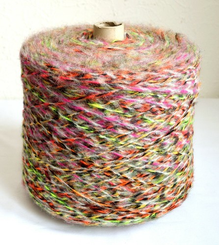 Italian alpaca wool yarns, 4 lb / 1810 grams cone - Picture 1 of 3