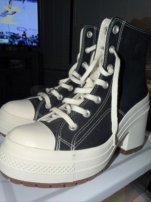 Converse Chuck 70 De Luxe Heel shoes feature a striking chunky platform block