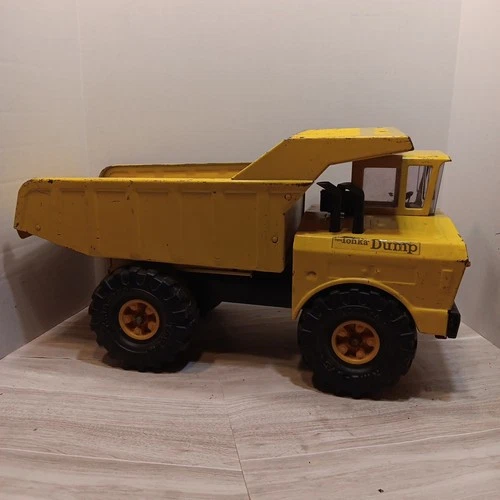 Vintage Late 1960’s Early 1970’s Tonka Mighty Dump Truck Large