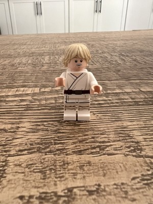 LEGO: Luke Skywalker - Blue Milk Mini-Figure (30625) EXCELLENT CONDITION