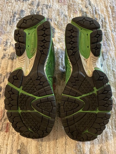 New Balance 780v3 - Size 9 - Picture 3 of 5