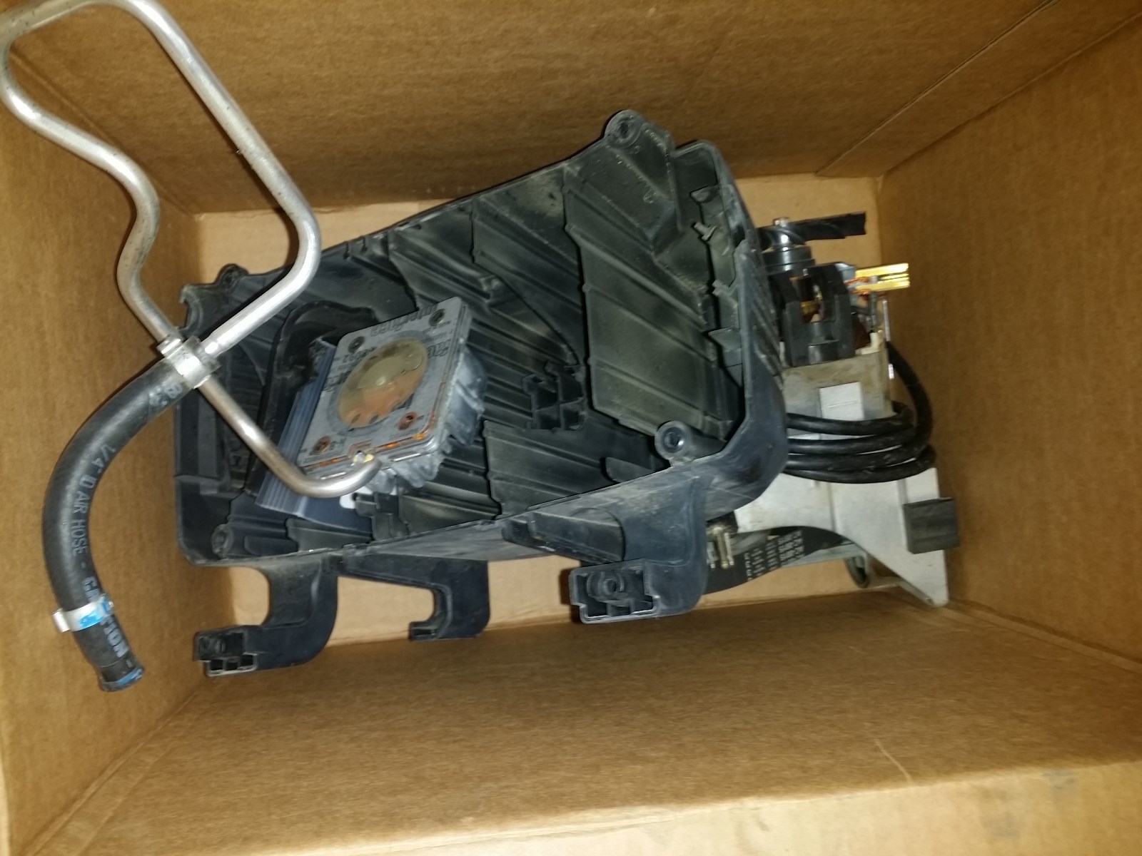 N061667 Shroud FOR PC C2002 T9-YOU ARE BUYING PART OF THE PICTURE 