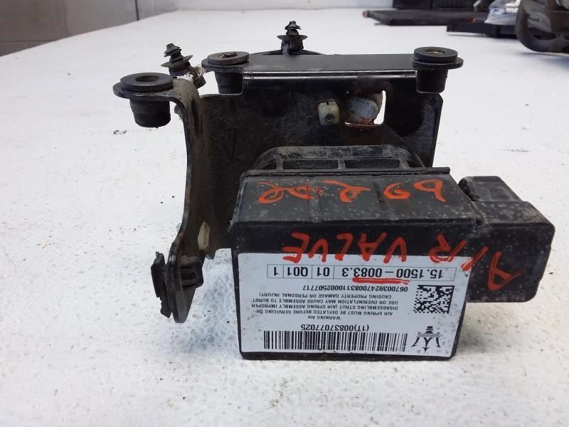2017 MASERATI LEVANTE Suspension Pump Compressor Air Control Valve OEM 670039247