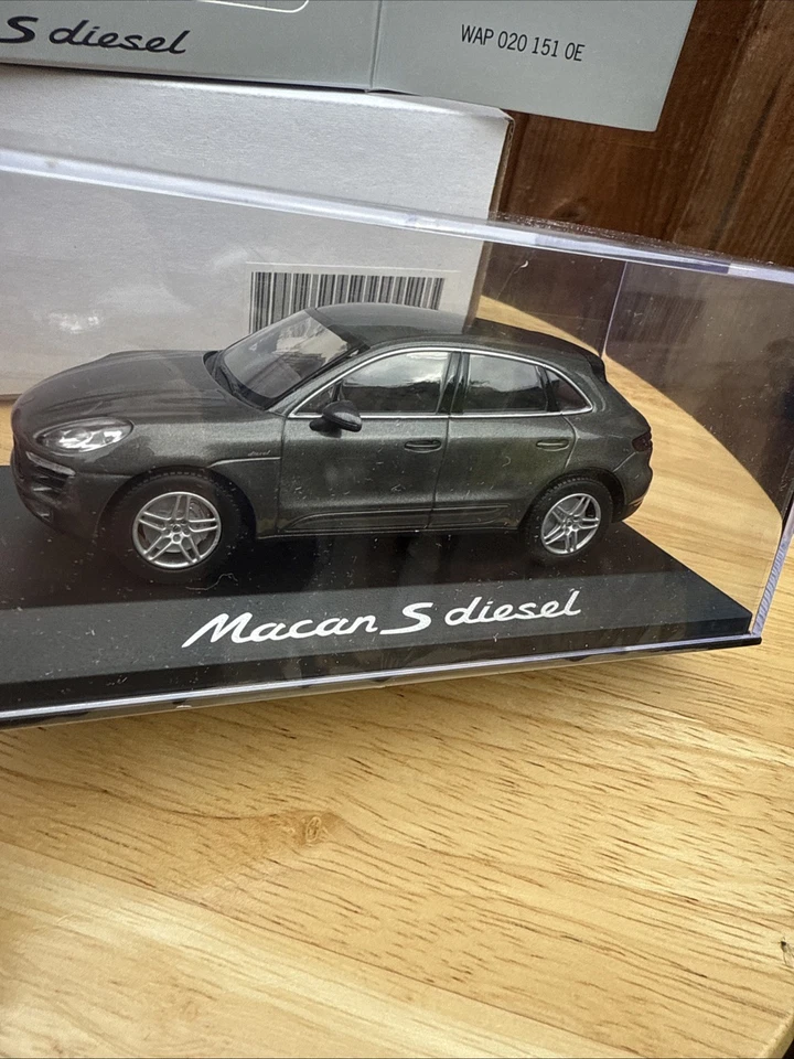 1/43 MINICHAMPS PORSCHE MACAN S DIÉSEL (EDICIÓN DISTRIBUIDOR, NUEVO) Foto 4 de 4