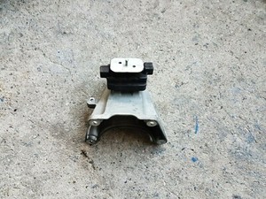 BMW 5er F10 F11 N47 Getriebetragbock mit Getriebelager 6781240 6769848