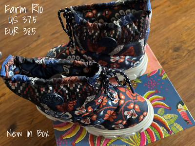 Farm Rio Women's Puffer Booties with Lug Sole & Pineapple Flowers - Size 7.5 New