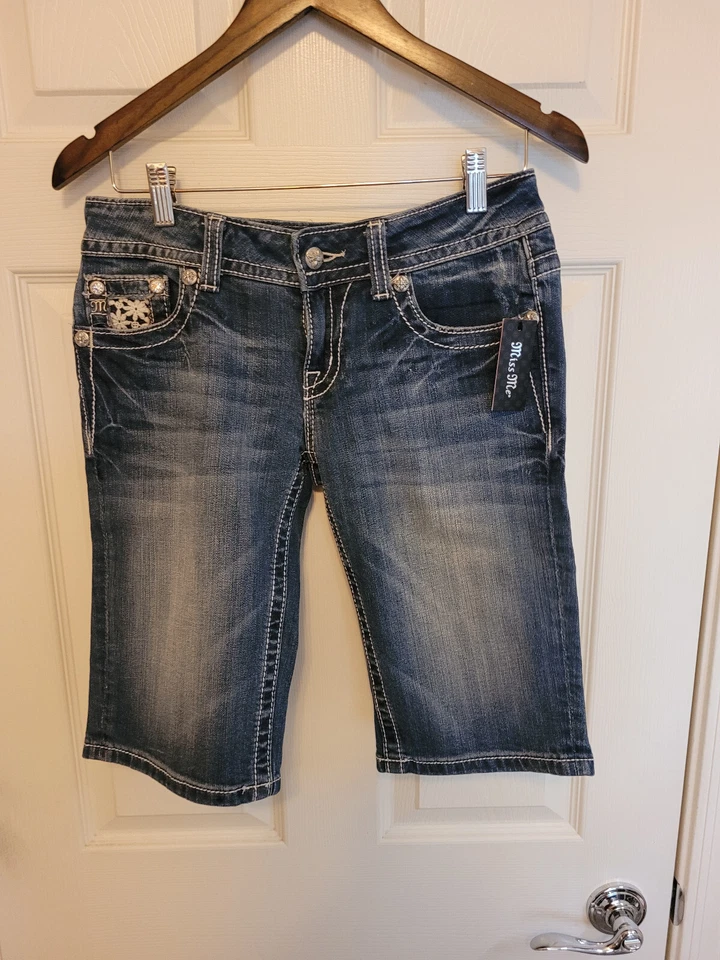 Nuevo con etiquetas Bermudas Miss Me Mujer 28 Azul Denim Bolsillo Adorno Estrás