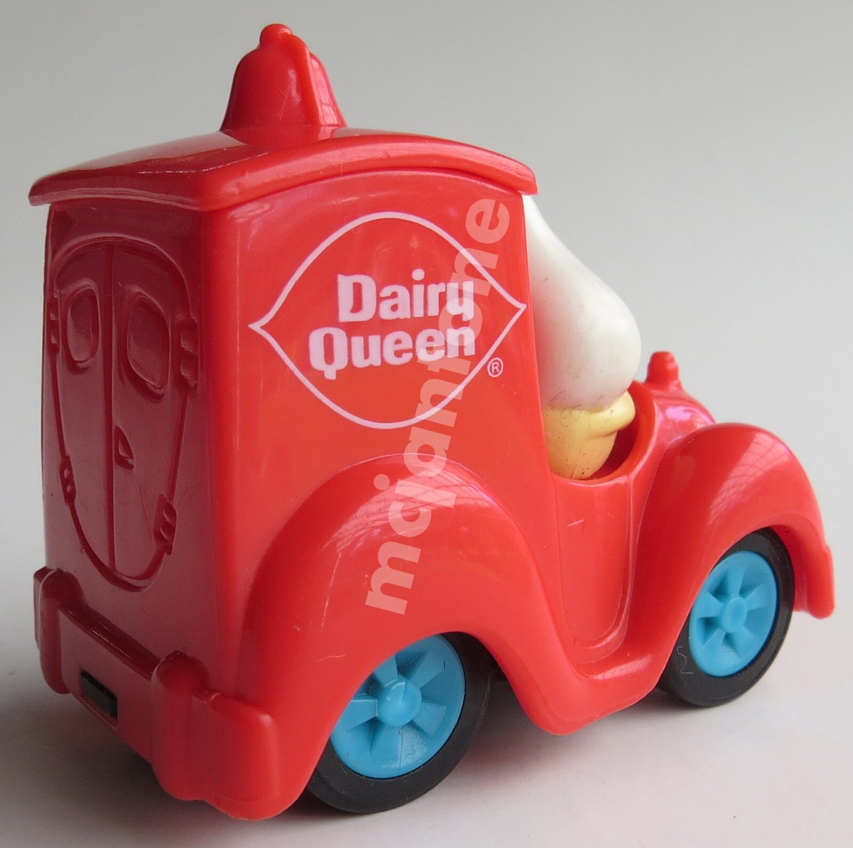 Dairy Queen ビンテージ ダイキャストカー Dairy Queen 1998 TREATS ON WHEELS Dilly Bar Sundae Blizzard Car