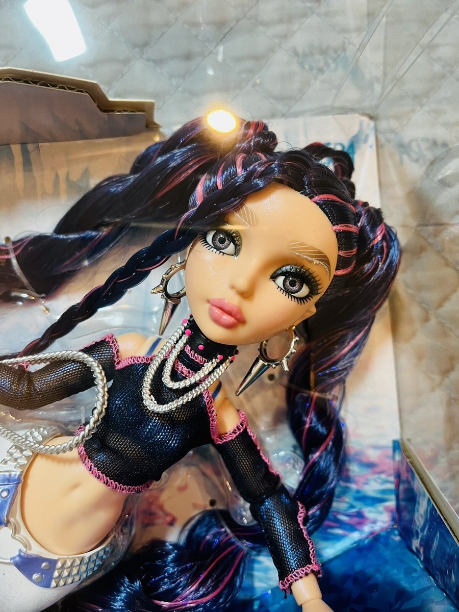 Mermaze Mermaidz Winter Waves Nera Doll Ships International