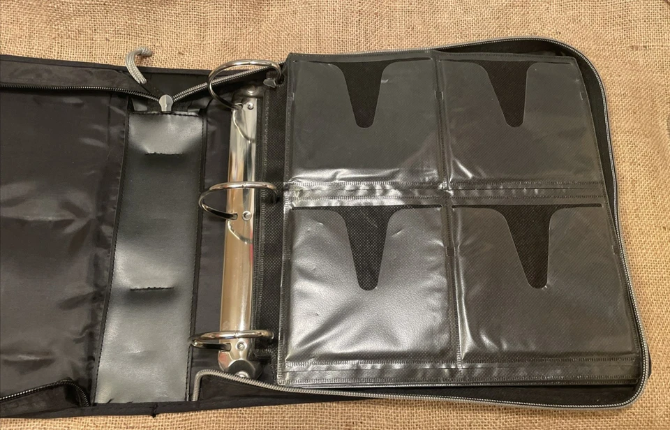 Large CASE IT Zippered 192 CD/DVD Double Three Ring Binder Storage Holder - Image 2 of 4