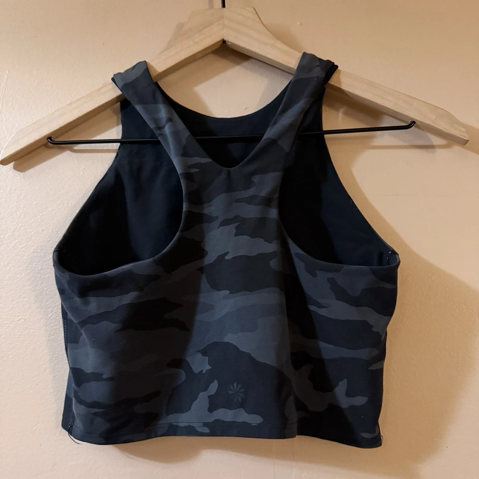 Спортивный бюстгальтер Athleta Conscious Crop Top размер XS камуфляжный принт длинная линия - Изображение 2 из 3