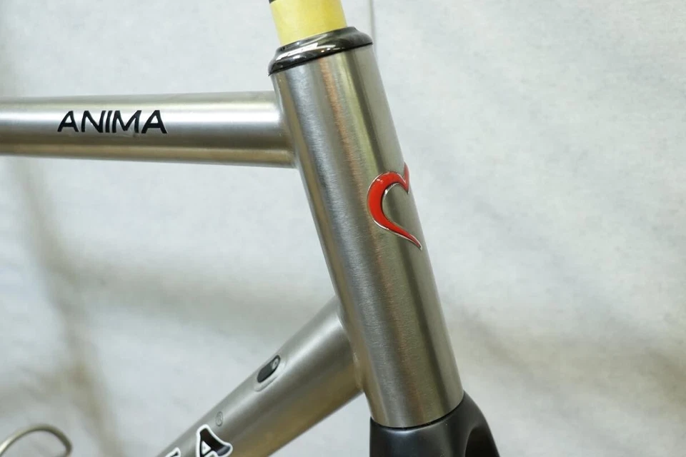 DE ROSA ANIMA Marco Titanio 51 Tija de Sillín Titanio y Jaula para Botellas incluidas Foto 3 de 4