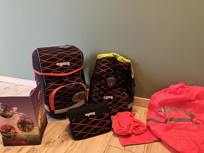Ergobag Cubo Wellenreiter Bär LUMI Edition Schulranzen Mädchen