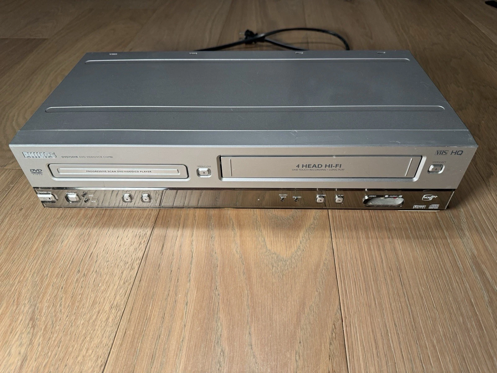 Philips DVD750VR VCR/DVD Player Combo w/ Remote