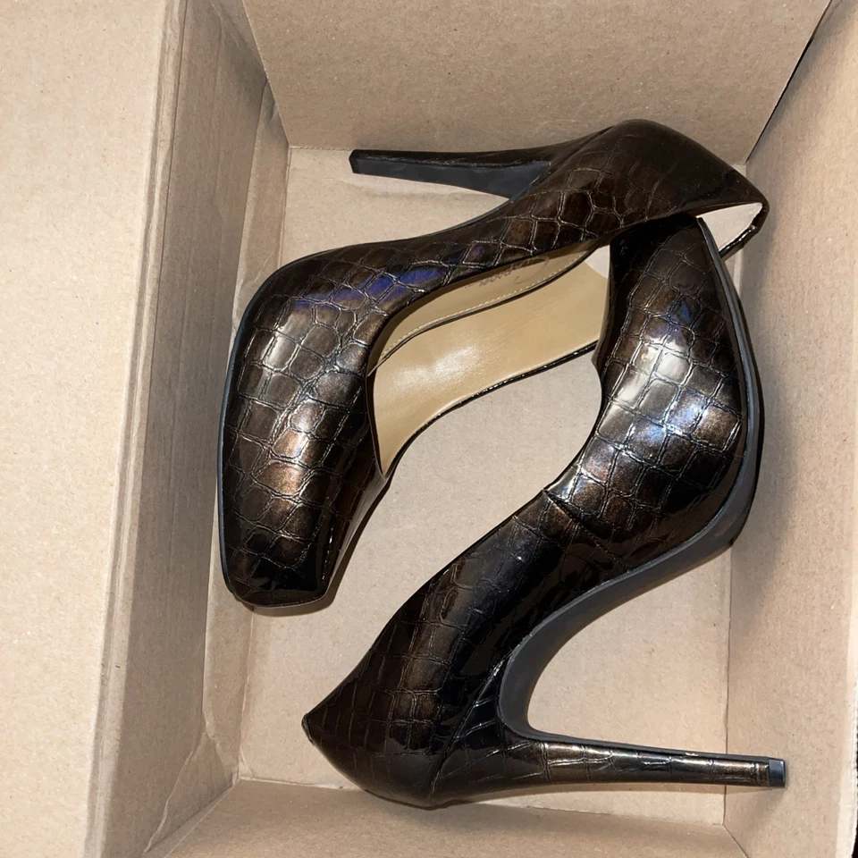 Jessica Simpson Tacones Estampado Serpiente Talla 10M/42 Foto 2 de 4