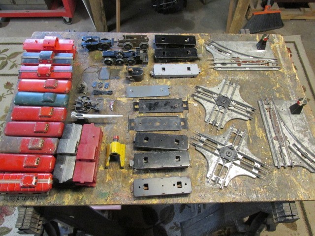 HUGE LOT OF MARX, LIONEL, & AMERICAN FLYER PARTS  FOR CUSTOM WORK OR KITBASHING
