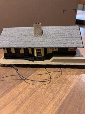 Arlee Station Model Railroad Building Plastic Painted Yellow Black Gray
