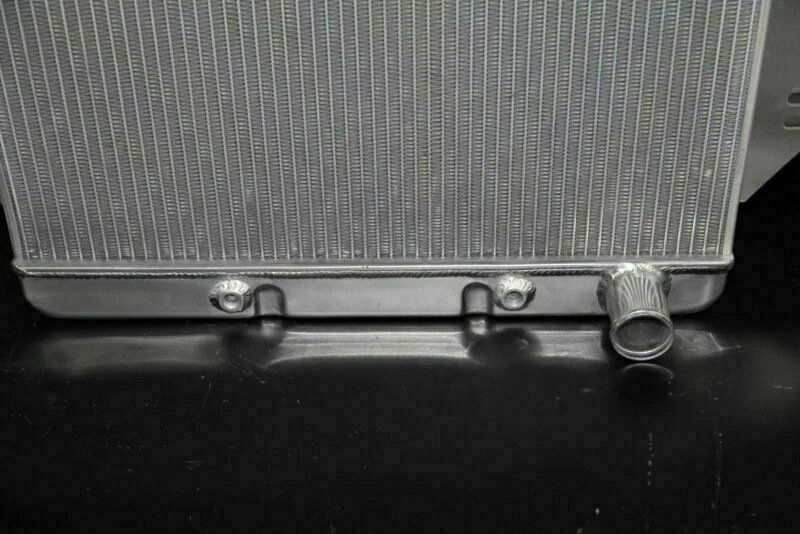 RADIADOR DE ALUMINIO KKS 3 FILAS APTO PARA CAMIONETA PICKUP 60 61 62 CHEVY C10 C20 C30 K10 K20 Foto 4 de 4