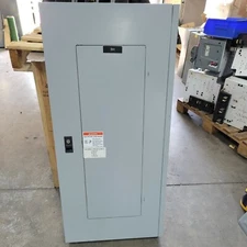 100 AMP CUTLER HAMMER PRL1A MAIN LUG 42 CIRCUIT PANELBOARD 208Y/120V 3PH 4 WIRE