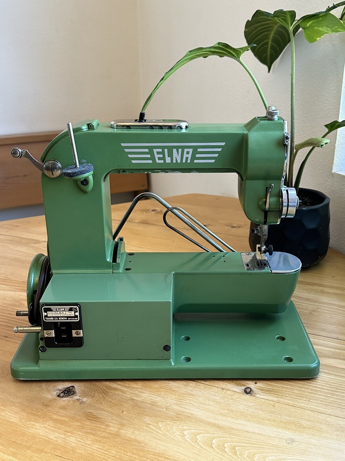 Vintage 1946 ELNA Sewing Machine With Case Works Excellent