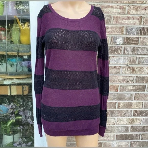 Suéter Express Para Mujer Vino Púrpura y Negro Rayas Otoño Crochet Tejido Talla M Foto 3 de 4