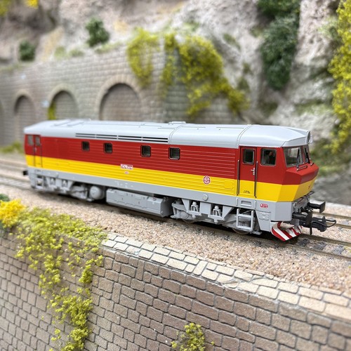Locomotive diesel T 478 2079, «Bardotka», ČSD, Ep. IV, digital son - ROCO 731009 | Condition: Neuf