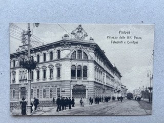S) Cartolina formato piccolo Padova palazzo Regie Poste