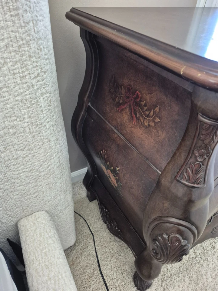 Lovely Bombay Chest with 3 large drawers and suitable for any room in the homel - Image 4 of 4