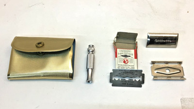 Vintage 1960s Gillette Mini Travel Safety Razor In Gold/Teal VInyl Case. Mint