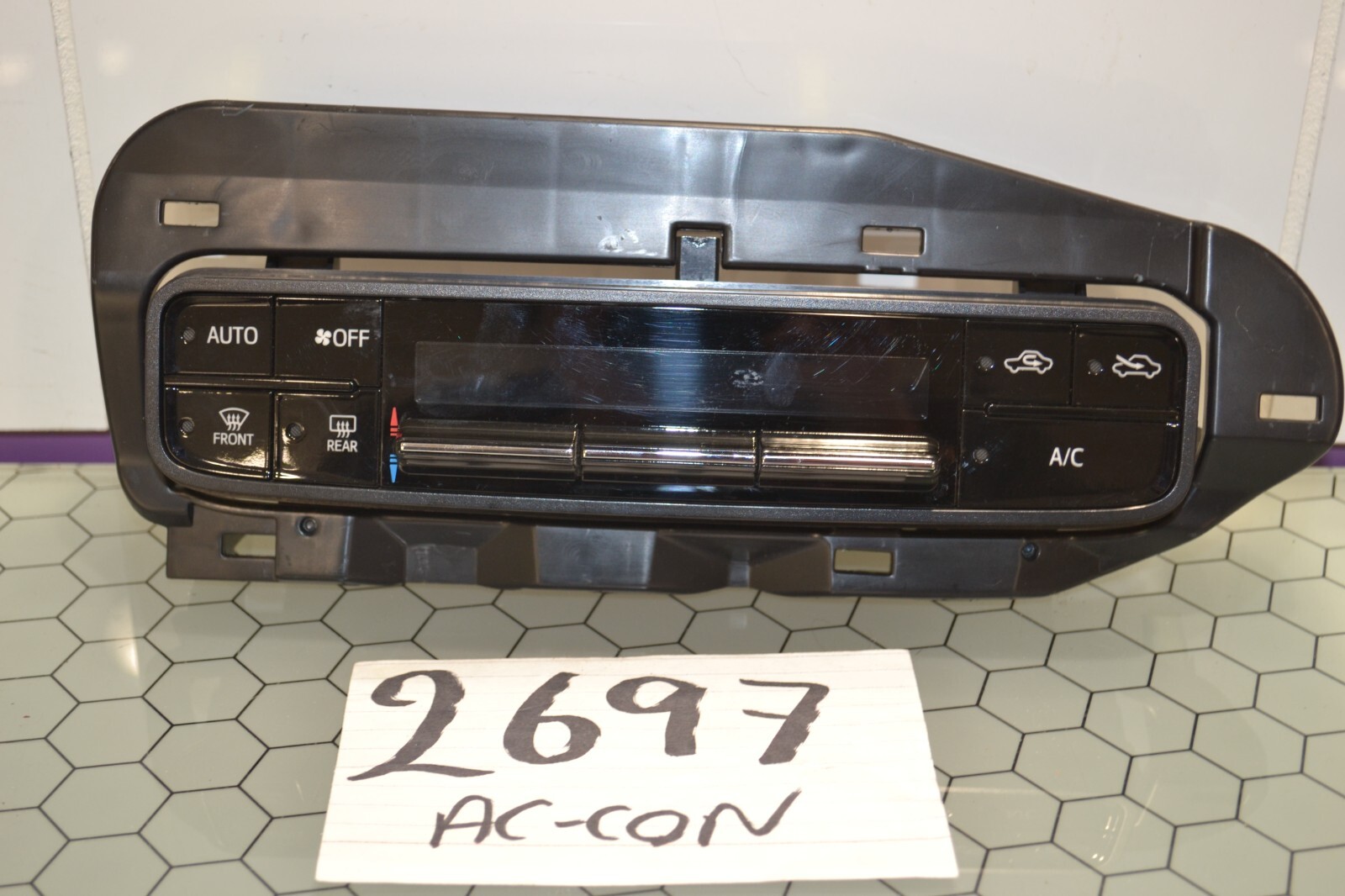 17 18 19 Toyota Corolla AC and Heater Control Used Stock #2697-AC