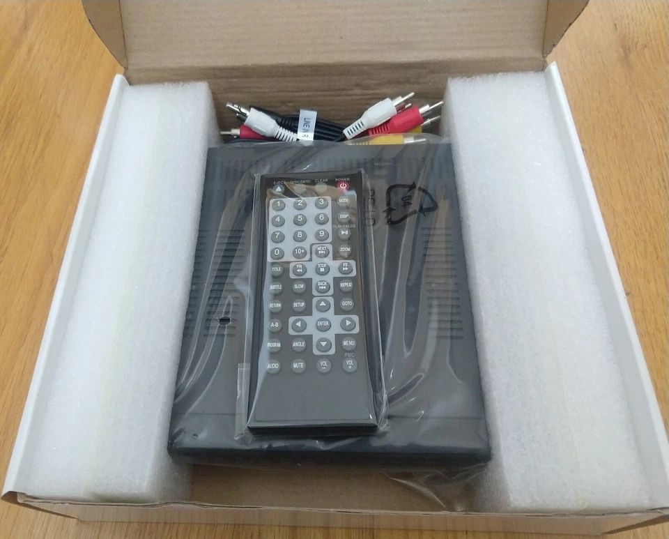 Половина DIN мультимедиа плеер DVD/MP4/VCD/MP3/WMA/JPEG/CD/CD-R/CD-R/USB/SD слот - Изображение 2 из 4