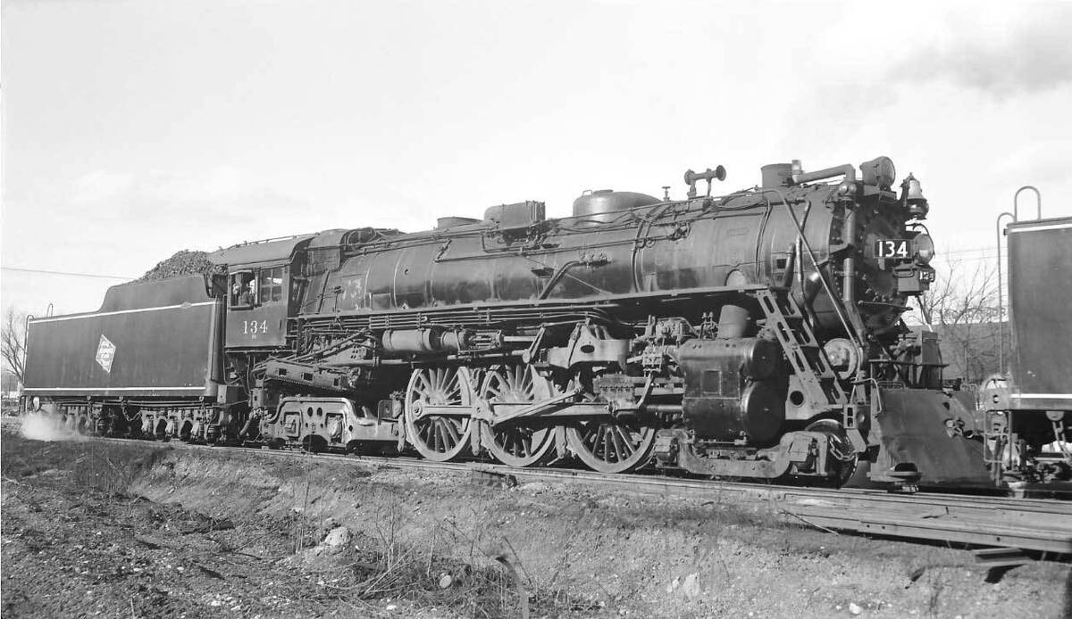 Milwaukee Road Steam Locomotive 134 photo #2 4-6-4 CMSP Milwaukee Road Steam Locomotive 134 photo #2 4-6-4 CMSP