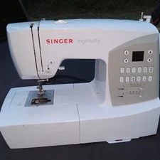 Singer 7436 INGENUITY Sewing Machine w Display Nice