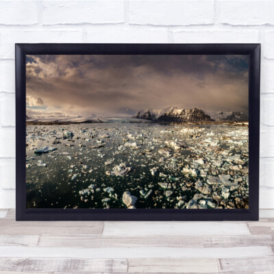 Gletscherlagune Eis gebrochene Bergwolken Wandkunstdruck