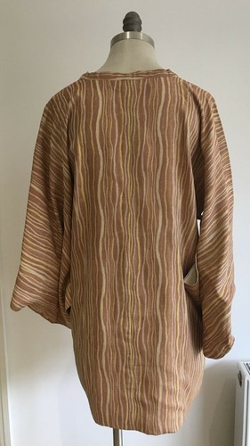 Vintage1970s Short Part-Lined Kimono with Striped Pattern - Picture 5 of 9